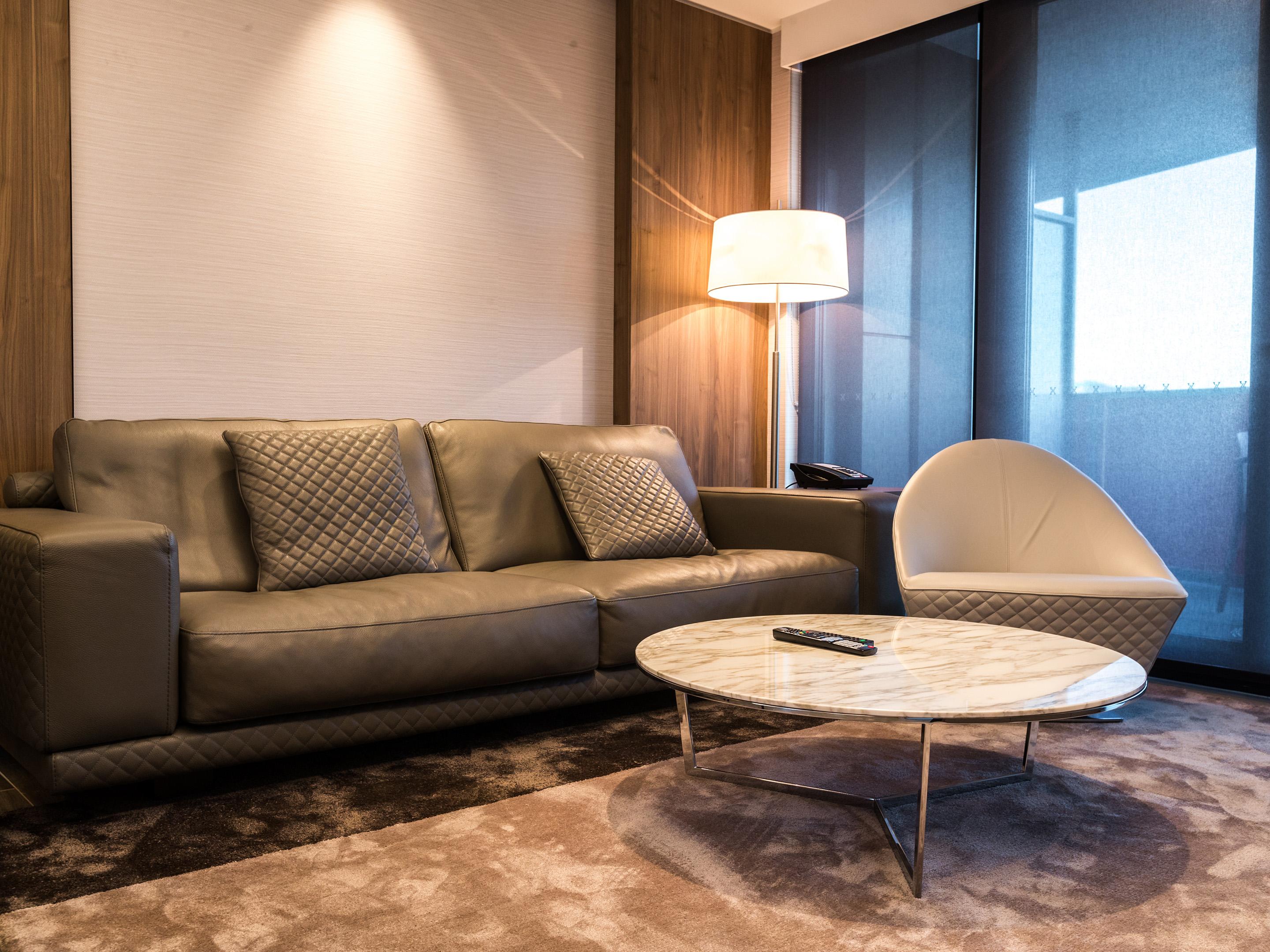 The Branksome Hotel & Residences Sydney Exterior foto A living room in a suite at the Ritz-Carlton, Kuala Lumpur