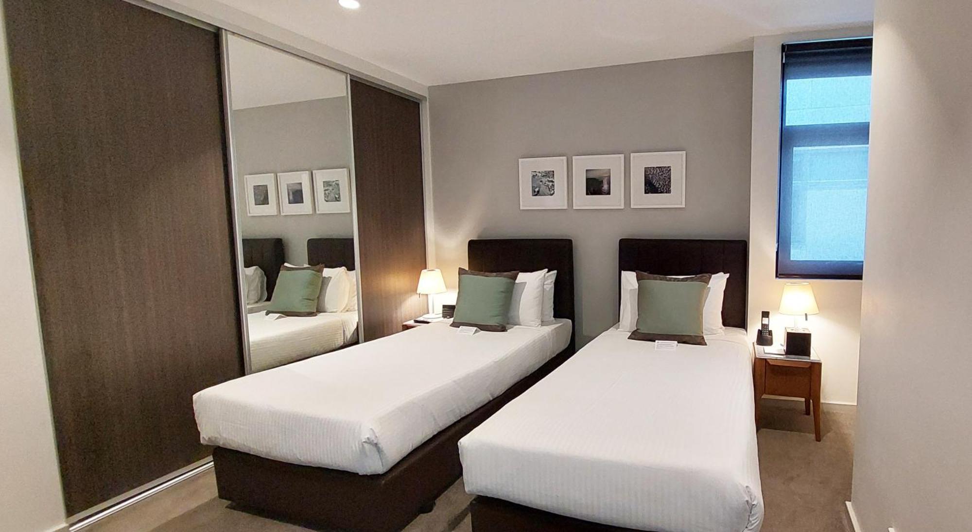 The Branksome Hotel & Residences Sydney Exterior foto A bedroom with two single beds