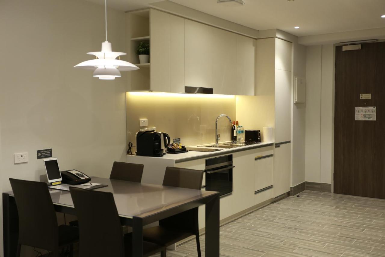 The Branksome Hotel & Residences Sydney Exterior foto A kitchen in a serviced apartment in Hong Kong
