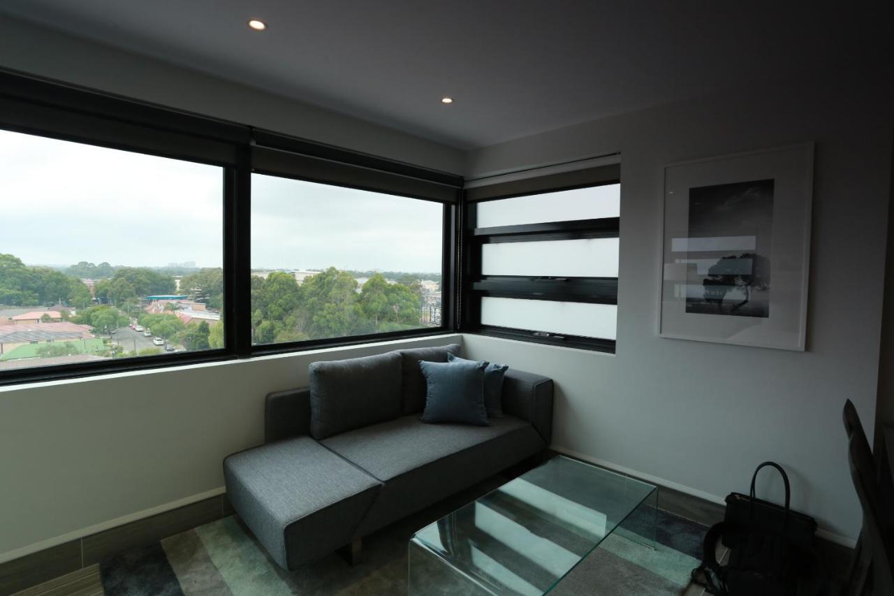 The Branksome Hotel & Residences Sydney Exterior foto A glass floor in a penthouse apartment